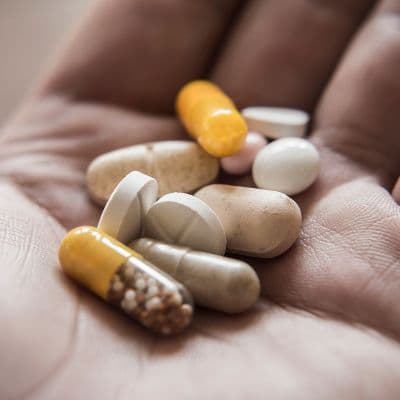O erro de deixar o antidepressivo de repente: o que acontece no teu cérebro