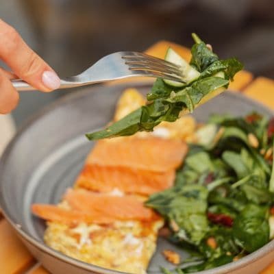 Dieta branda: exemplo de menu semanal e alimentos que podem ser incluídos