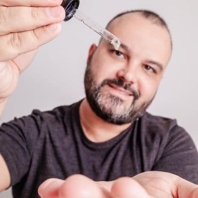 Nanoxidil: realmente funciona contra a queda de cabelo?